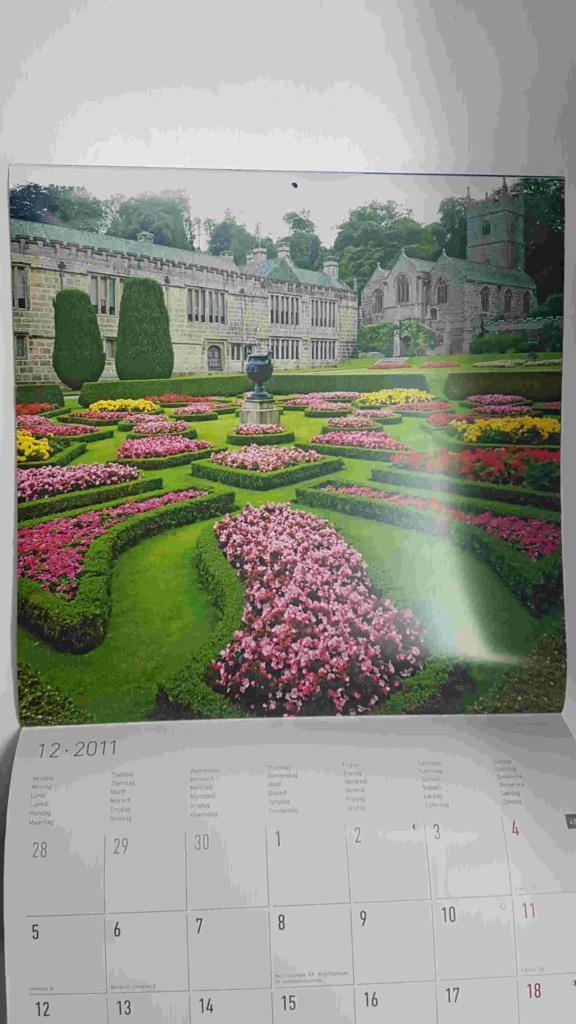Calendario / Kalender / Calendrier / Calendar: 2011 : Gardens (Jardines)  by Tom Mackie - lamina 12, Parterre Garden, England