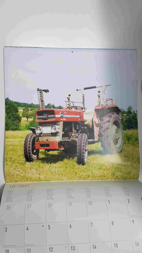 Calendario / Kalender / Calendrier / Calendar: 2011 : Tractors (tractores) - lamina 10, Massey Fergusson - MF 135