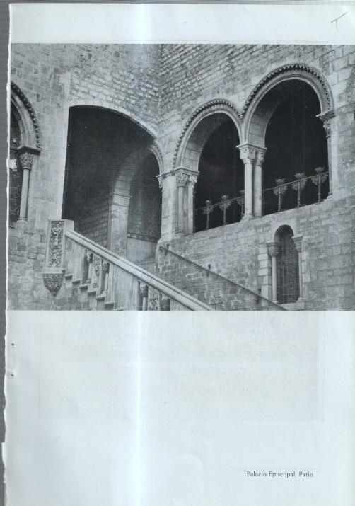 Barrio Gotico lamina 05: Patio del palacio episcopal y Libro dels Feus en el archivo real
