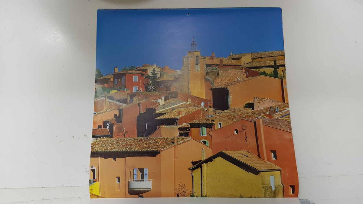 Calendario / Kalender / Calendrier / Calendar: 2011 : Provence (fotos Dominique Zintzmeyer) - lamina 10, Village of Roussillon (Luberon)