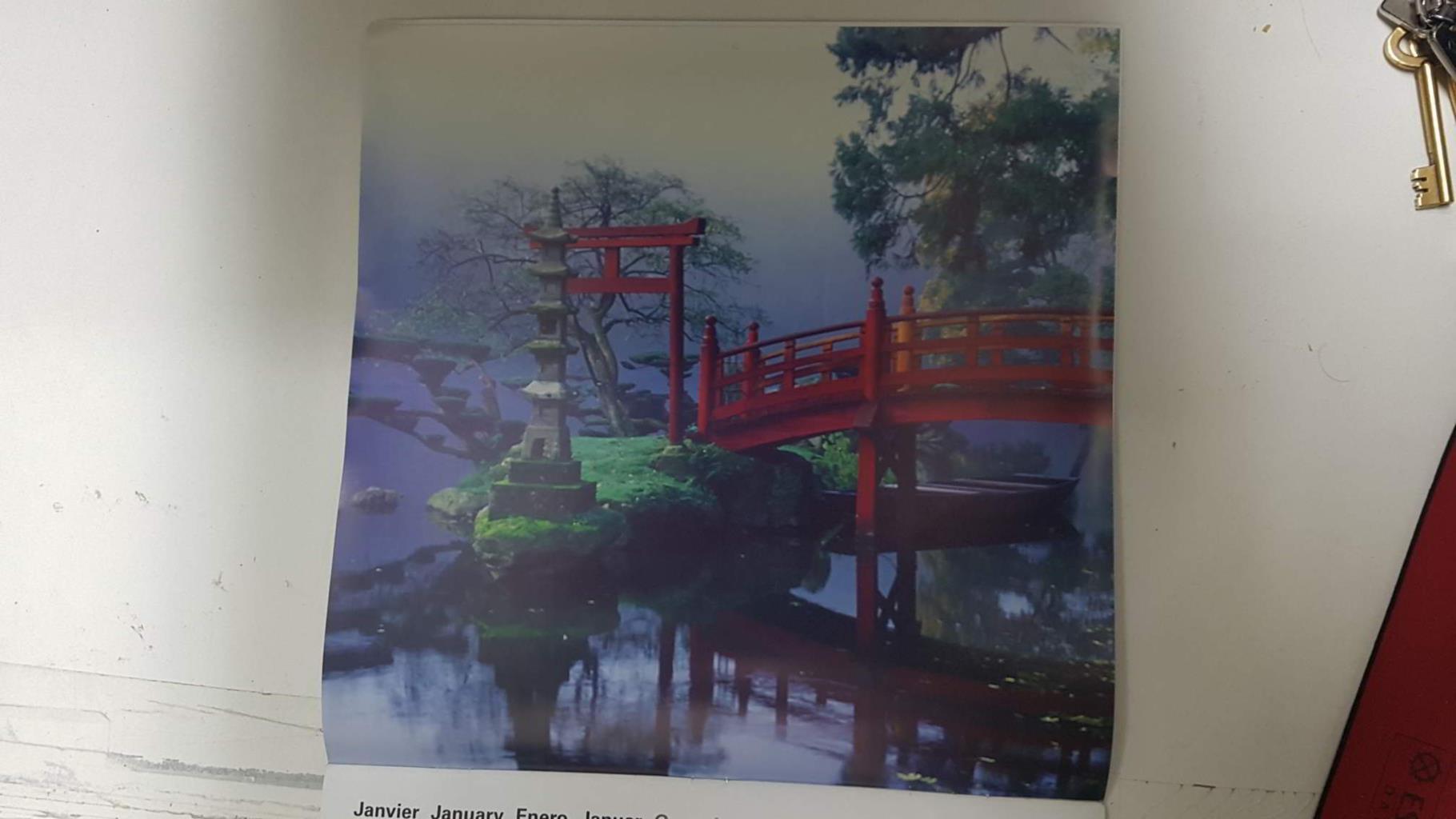 Calendario / Kalender / Calendrier / Calendar: 2011 : Jardins Zen (Jardin Zen) - lamina 01, Oriental park and Japanese bridge