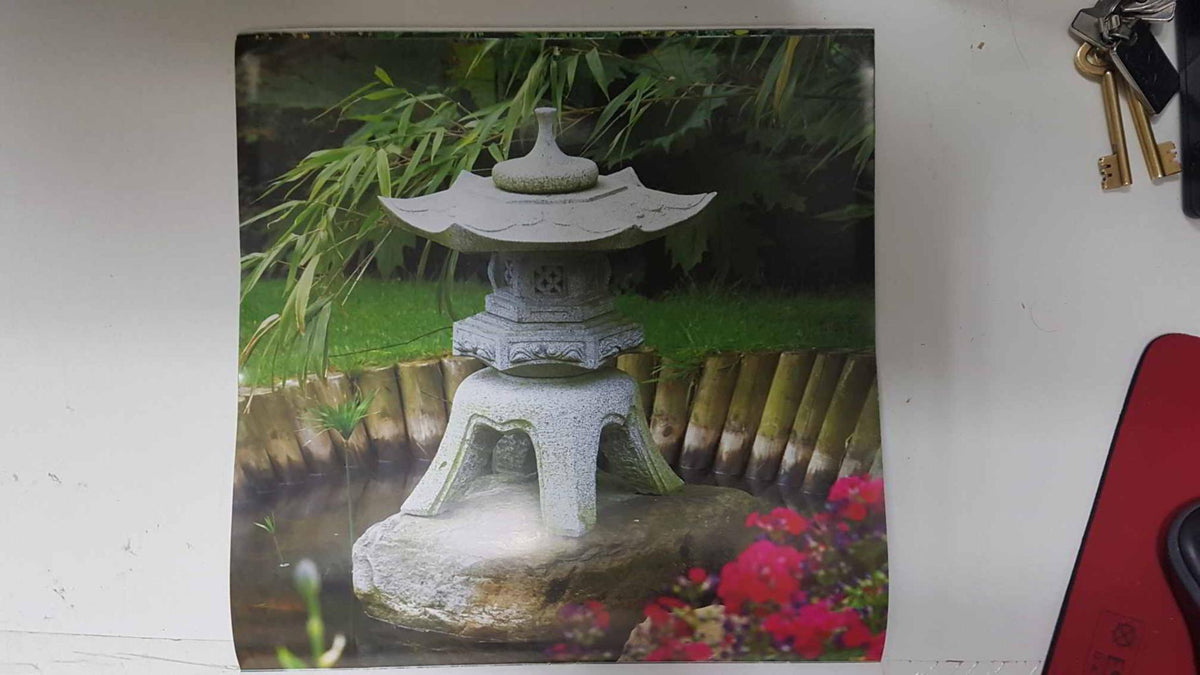 Calendario / Kalender / Calendrier / Calendar: 2011 : Jardins Zen (Jardin Zen) - lamina 05, Japanese ornamental lantern in garden pond, Cypress House Dalton