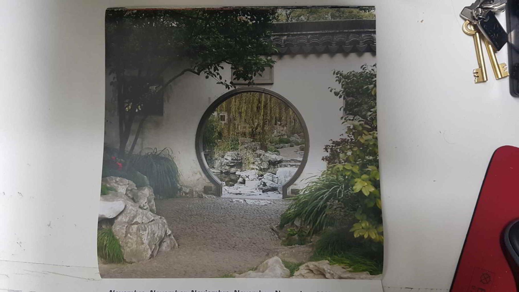 Calendario / Kalender / Calendrier / Calendar: 2011 : Jardins Zen (Jardin Zen) - lamina 11, Open Moon Door, Yuyuan Garden