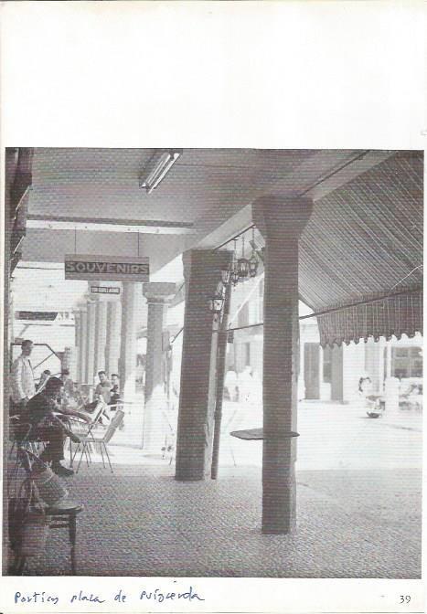LAMINA 27003: Porticos de la plaza de Puigcerda