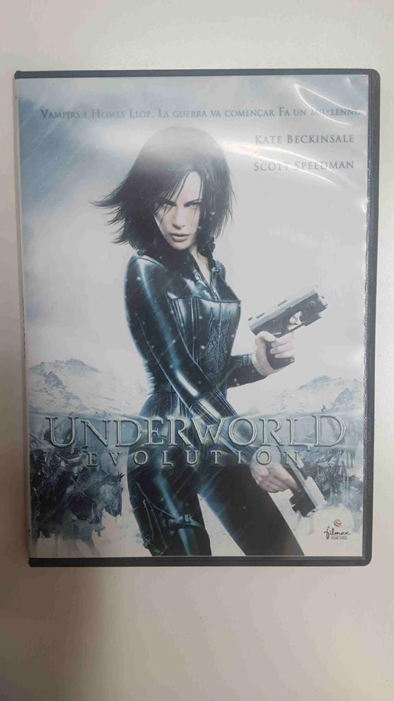 DVD pelicula: Underworld Evolution. Dirigida por Len Wiseman