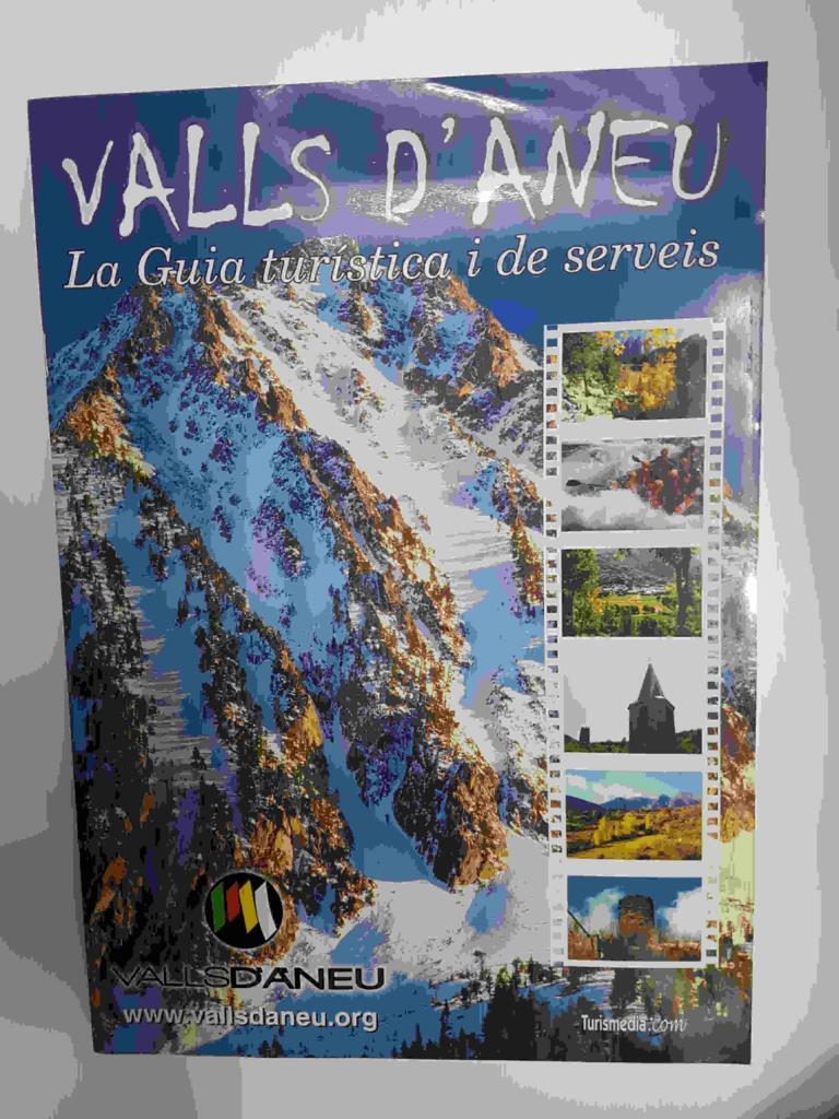 Guia Turistica i de serveis: Valls D'Aneu. Incluye en el interior un mapa del Pallars Sobira (4a edicion, 50x24 cm)