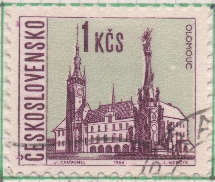 Sello E01376: hoja 87, Checoslovaquia: Sello  verde y violeta, dentado. Vistas de Ciudades. Olomouc, 1 Koruna
