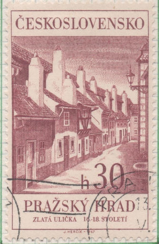 Sello E01413: hoja 90, Checoslovaquia: Sello Marron oscuro, dentado. Castillo de Praga.  La Calle de los Alquimistas, 30 Haleru