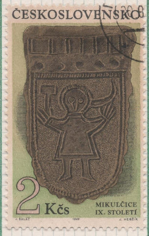 Sello E01582: hoja 102, Checoslovaquia: Sello Verde y dorado, dentado. Descubrimientos Arqueológicos. Vaso dorado. Siglo 9, 2 Koruny