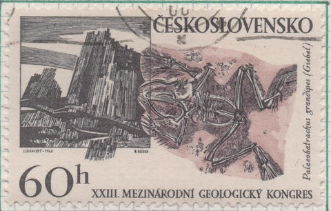 Sello E01519: hoja 98, Checoslovaquia: Sello Gris y rosa, dentado. Congreso Internacional de Gelogia. Basalt Columns y Fossilised Frog, 60 Haleru