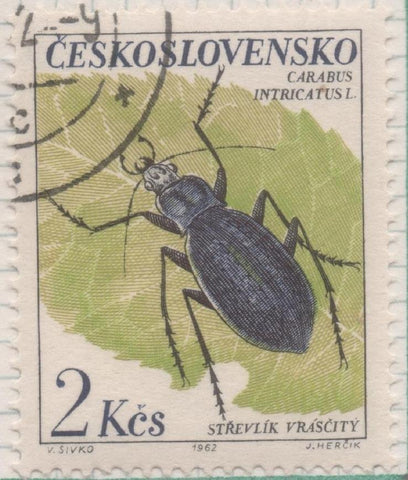 Sello E01108: hoja 73, Checoslovaquia: Sello Multicolor dentado. Escarabajos. Dscarabjo de Tierra Azul, 2 Koruna