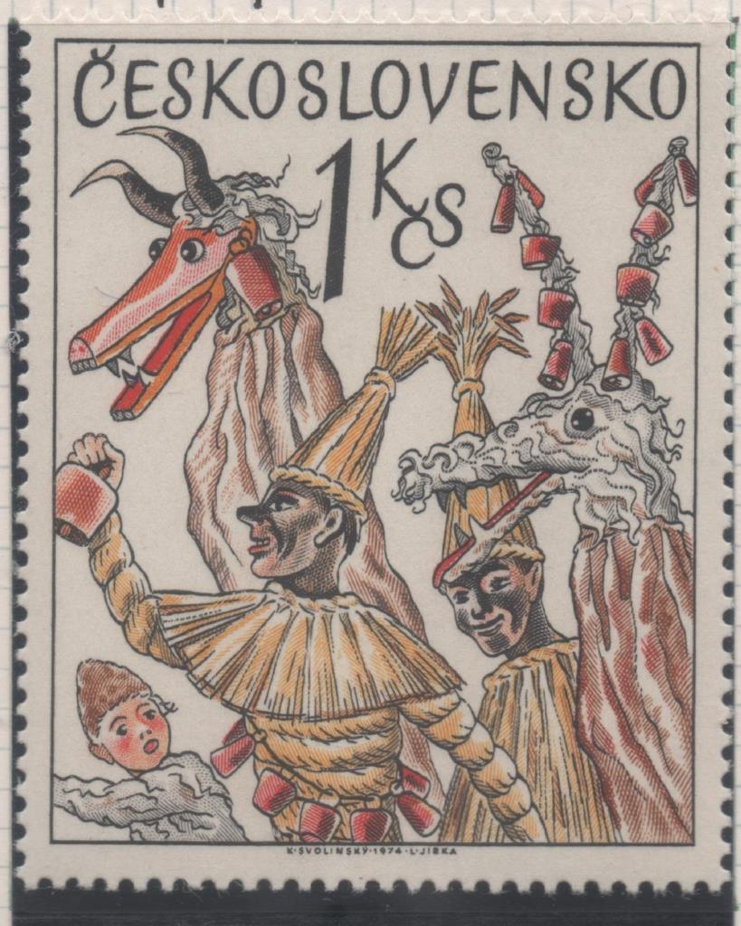 Sello E01931: hoja 128, Checoslovaquia: Sello Multicolor, dentado. Costumbres Folklóricas. Máscaras de Paja. Eslovaquia, 1 Koruna