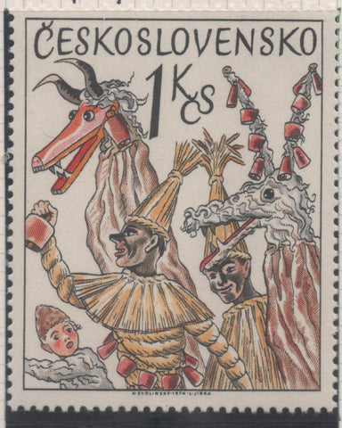 Sello E01931: hoja 128, Checoslovaquia: Sello Multicolor, dentado. Costumbres Folklóricas. Máscaras de Paja. Eslovaquia, 1 Koruna