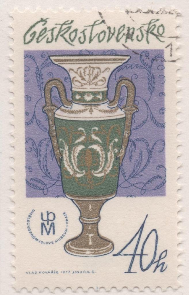 Sello E02031: hoja 137, Checoslovaquia: Sello Lila, verde y dorado, dentado. Porcelana. Ánfora, 40 Haleru