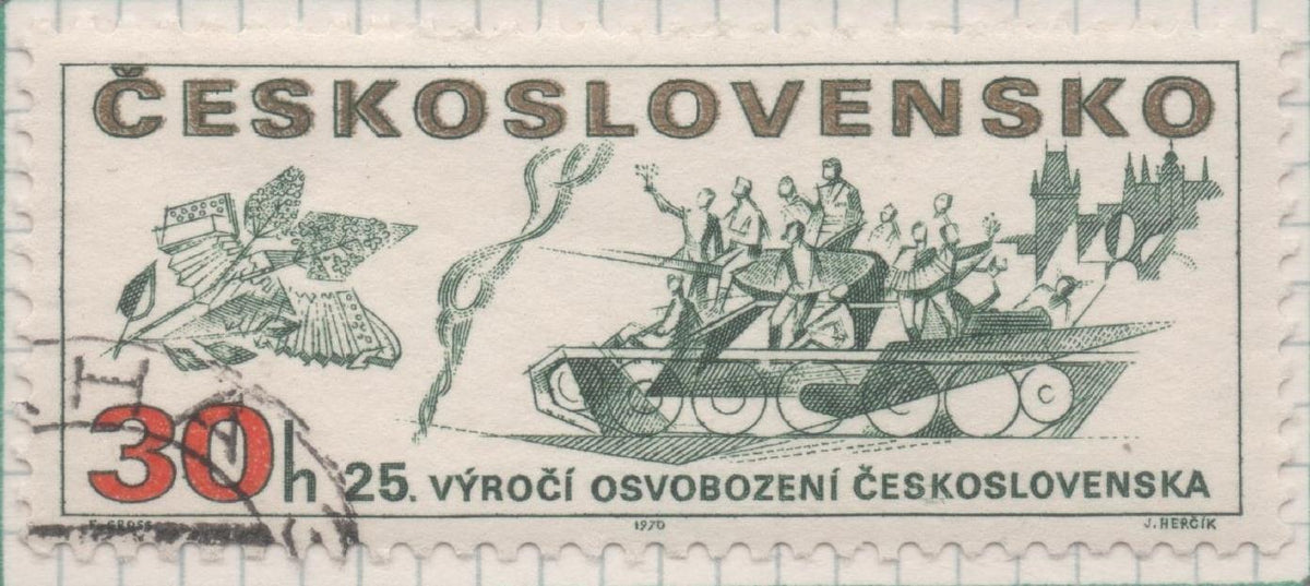 Sello E01635: hoja 106, Checoslovaquia: Sello Verde y dorado, dentado. XXV Aniversario de la Liberación de Checoslovaquia. Tanques Soviéticos, 30 haleru