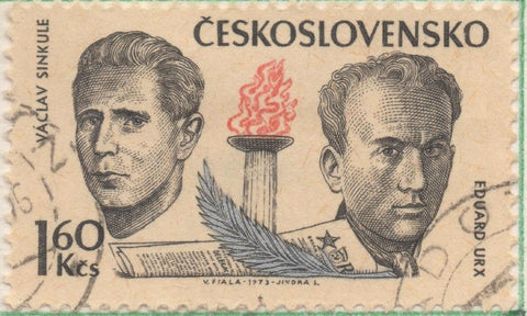 Sello E01808: hoja 118, Checoslovaquia: Sello Gris, rojo y plateado, dentado.Mártires de la II Guerra Mundial. Vaclav Sinkule y Eduard Urx, 1,60 Koruna
