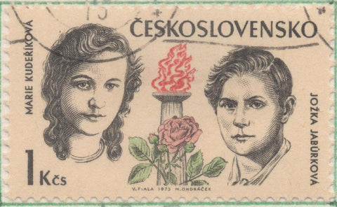 Sello E01807: hoja 118, Checoslovaquia: Sello Gris, rojo y verde, dentado. Mártires de la II Guerra Mundial. Marie Kudeříková y Jožka Jaburková, 1 Koruna