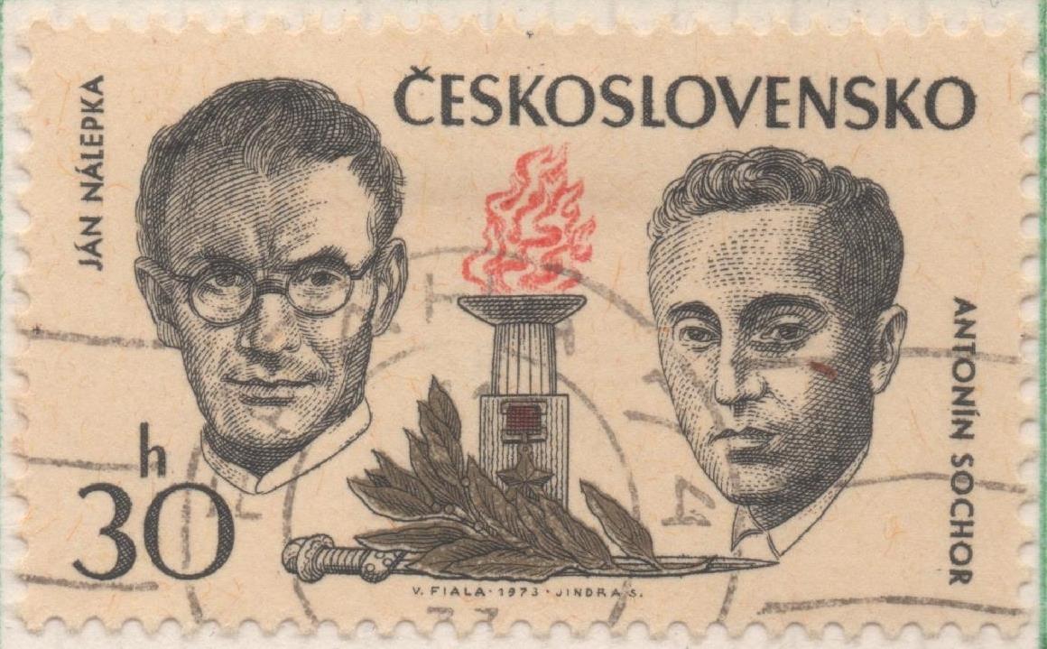 Sello E01803: hoja 118, Checoslovaquia: Sello Gris, rojo y verde, dentado. Mártires de la II Guerra Mundial. Jan Nalepka y Antonin Socha, 30 Haleru