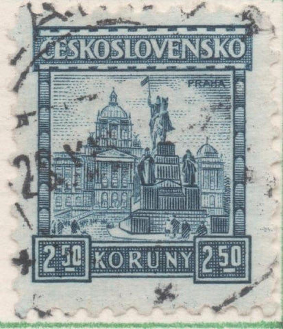 Sello E00119: hoja 12, Checoslovaquia: Sello Azul oscuro dentado.  Estàtua de Sant Vinceslau i Museu Nacional de Praga , sin filigrana, 2,50 Koruny