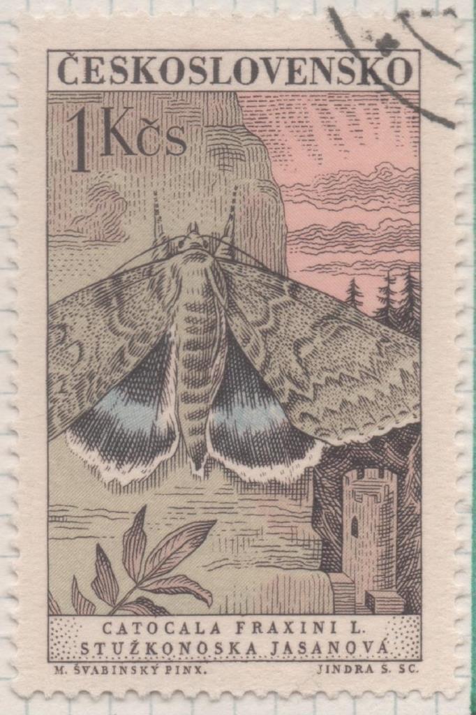 Sello E01054: hoja 69, Checoslovaquia: Sello Multicolor dentado. Mariposas diversas. Clifden Nonpareil, 1 Koruna