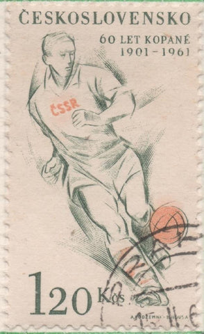 Sello E01006: hoja 67, Checoslovaquia: Sello Verde y naranja dentado. 4ª Serie Deportiva, Fútbol, 1,20 Koruna 