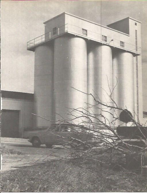 LAMINA V00279: Silos cerca de Torreferrera, Lerida