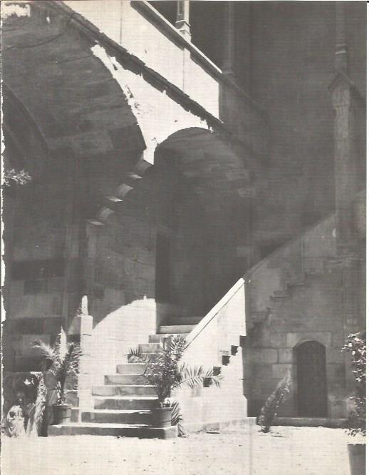 LAMINA V00293: Patio del Hospital de Santa Maria, Lerida