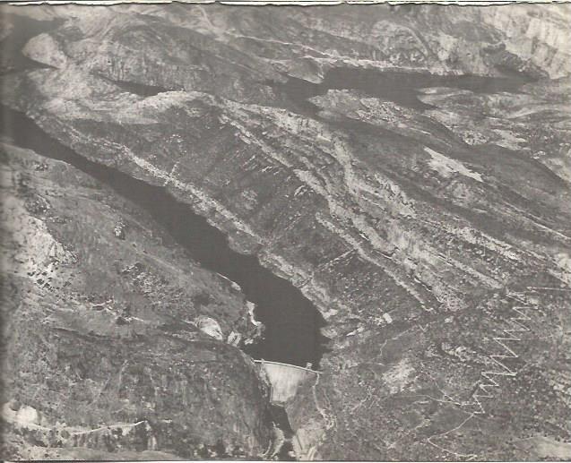 LAMINA V00311: Vista aerea del pantano de Camarasa, Lerida