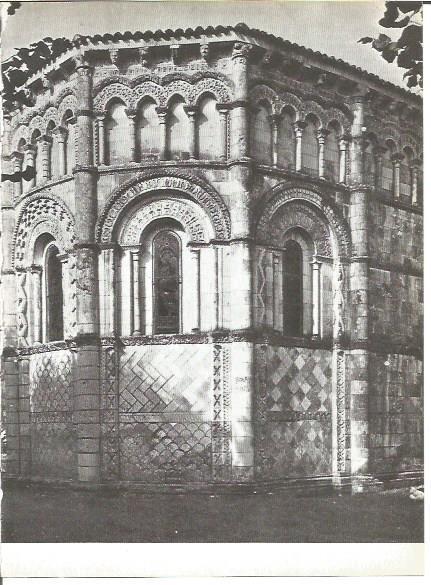 LAMINA V00365: Abside Iglesia de Rioux, Francia