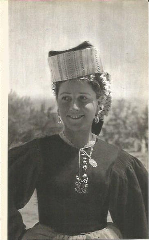 LAMINA V00407: Traje scanno, Italia