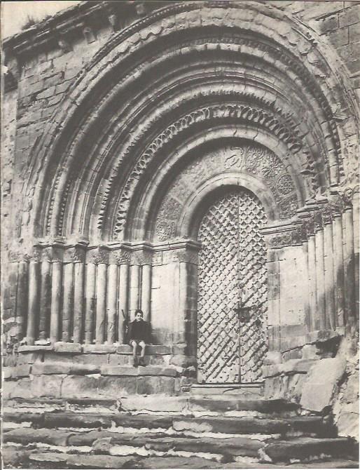 LAMINA V00312: Portada iglesia Mare de Deu del Castell, Lerida