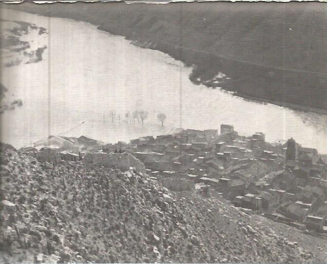 LAMINA V00335: Vista desde el castillo de Mequinenza, Zaragoza