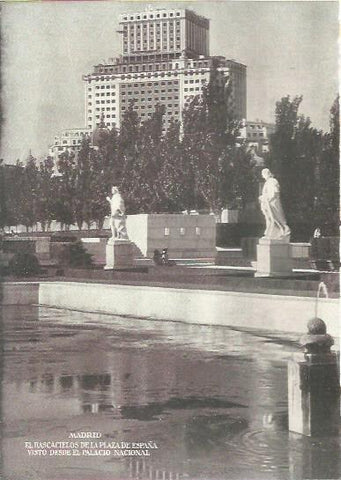 LAMINA V01169: Rascacielos de la Plaza de España visto desde el Palacio Nacional, Madrid