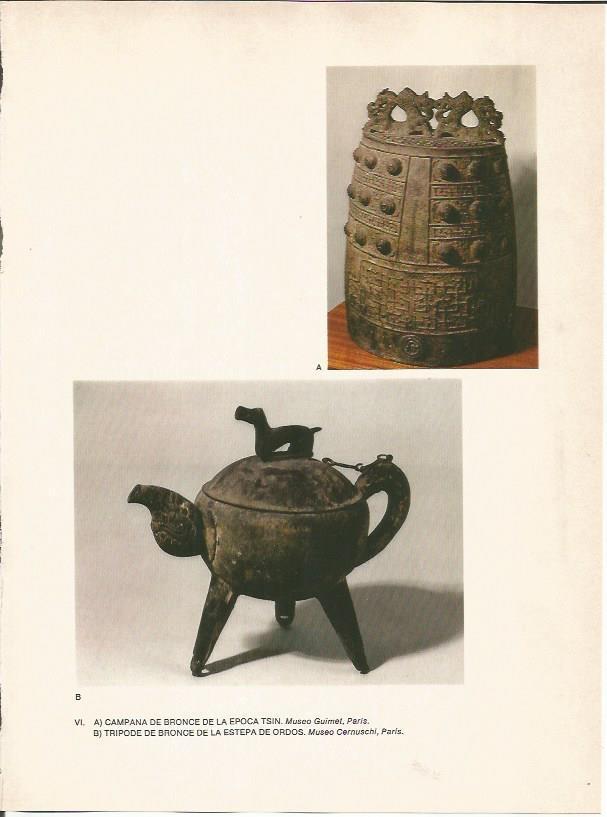 LAMINA 27568: Campana de la epoca Tsin y tripode de la estepa de Ordos, China