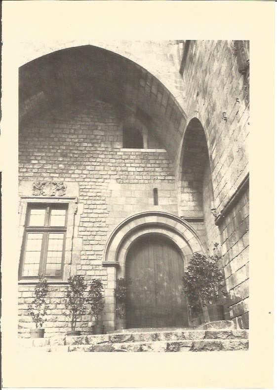 LAMINA V01882: Ventana romanica del Palau Reial Major MHC