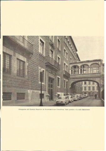 LAMINA V01919: Vista parcial de la calle Egigciacas en Barcelona