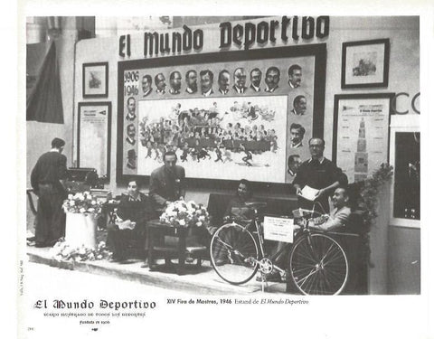 LAMINA V02468: XIV Fira de Mostres 1946. Estand El Mundo Deportivo