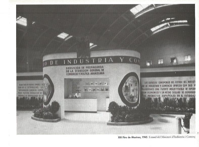 LAMINA V02466: XIII Fira de Mostres 1945. Estand Ministerio de Industria y Turismo