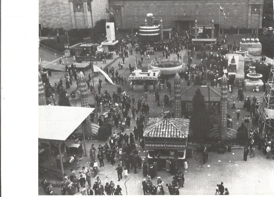 LAMINA V02438: VIII Fire de Mostres 1935. Plaça del Marques de Foronda