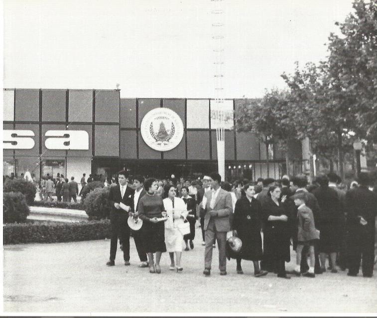 LAMINA V02502: XXV Fira de Mostres 1957. Estand de Estados Unidos