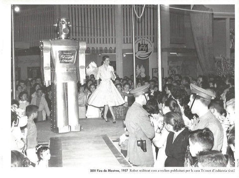 LAMINA V02495: XXV Fira de Mostres 1957. Robot publicitario para la casa Trinxet 