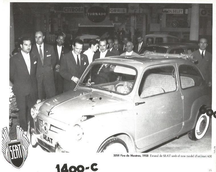 LAMINA V02510: XXVI Fira de Mostres 1958. Estand de Seat con el nuevo 600