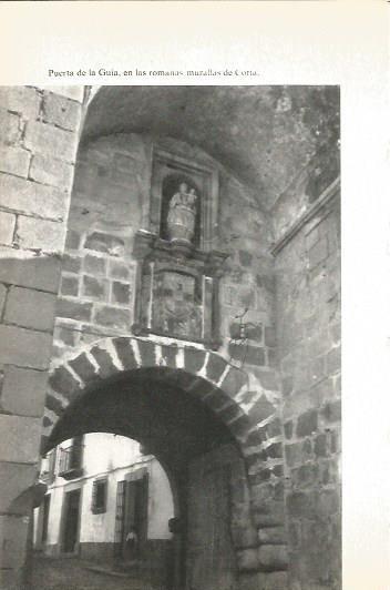 LAMINA V02056: Caceres. Puerta de la Guia en las murallas de Coria