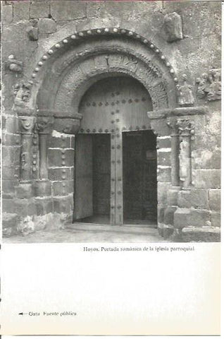 LAMINA V02055: Caceres. Portada romanica en iglesia parroquial, Hoyos
