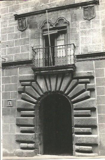 LAMINA V02042: Caceres. Fachada Palacio de la Isla