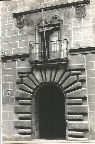 LAMINA V02042: Caceres. Fachada Palacio de la Isla