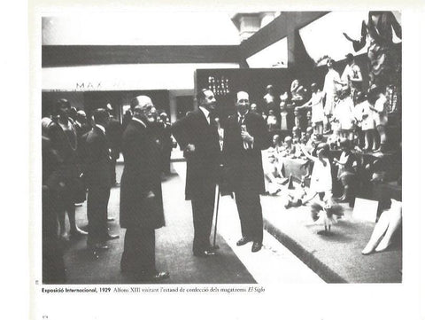 LAMINA V02415: Exposicio Internacional 1929. Alfonso XIII en el estand El Siglo