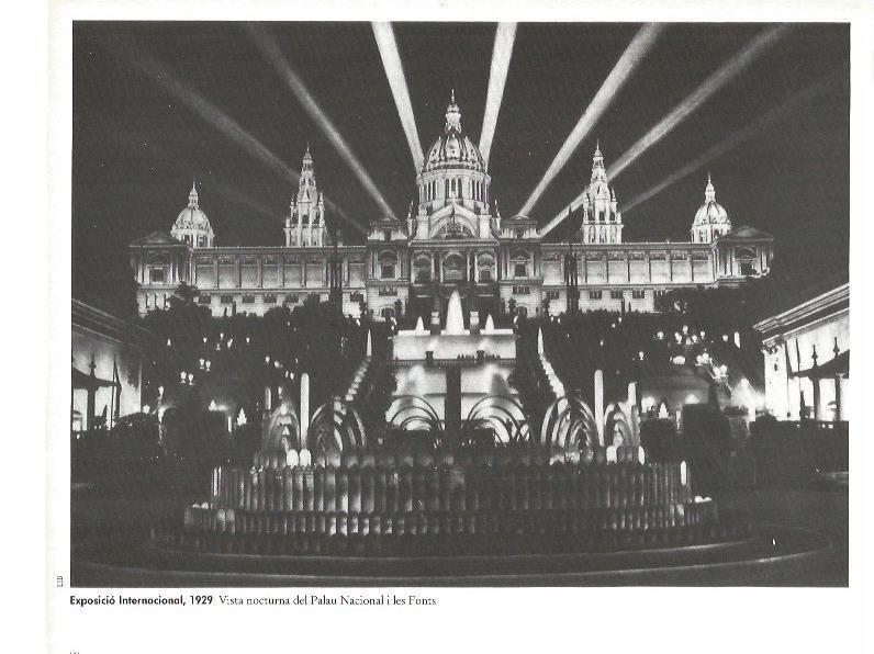 LAMINA V02401: Exposicio Internacional 1929. Vista nocturna del Palau Nacional y las fuentes
