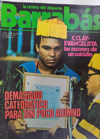 Revista: BARRABAS, Año VI, Numero 242: Demasiado catedratico para tan poco alumno (24 mayo 1977) Poster Seleccion española - Equipo nacional Balonpié 1977