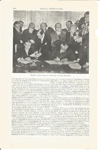 LAMINA V04084: Bidault y Bevin firmando en Dunkerque